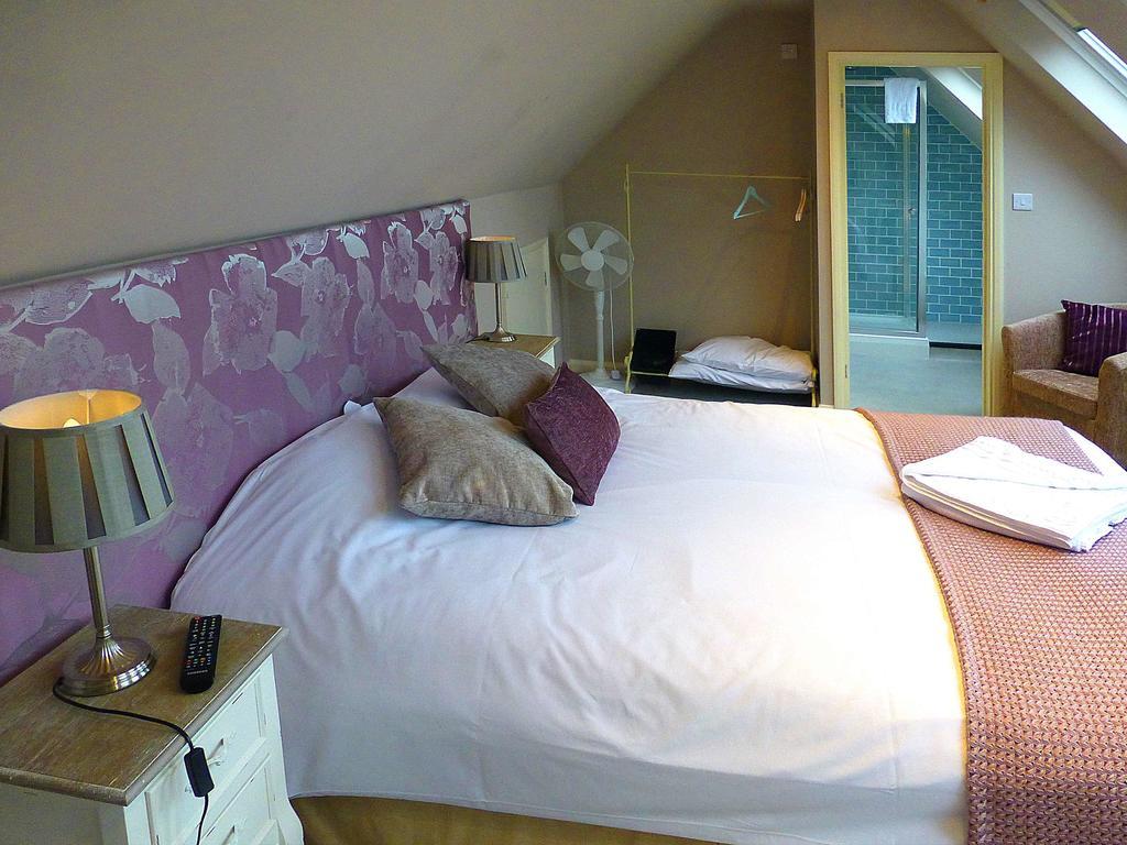 The Peacock Country Inn Чиннор Экстерьер фото
