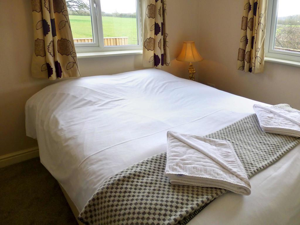 The Peacock Country Inn Чиннор Номер фото