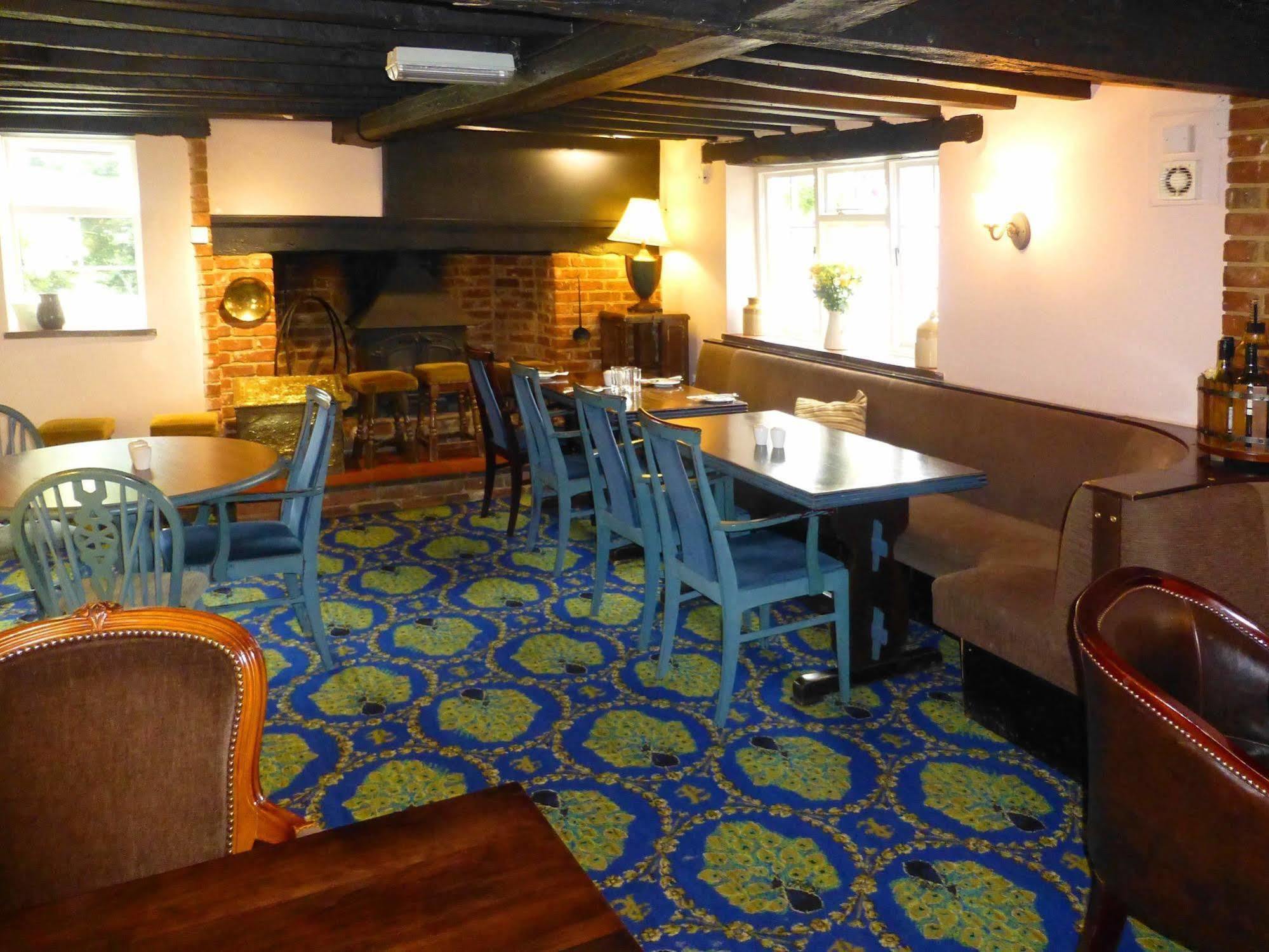The Peacock Country Inn Чиннор Экстерьер фото
